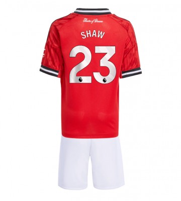 Manchester United Luke Shaw #23 Replik Heimtrikot Kinder 2025-26 Kurzarm (+ Kurze Hosen)